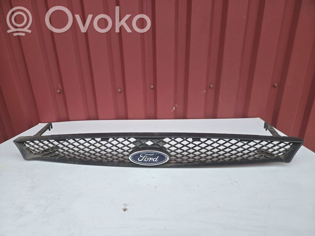 Ford Focus Grotelės viršutinės 