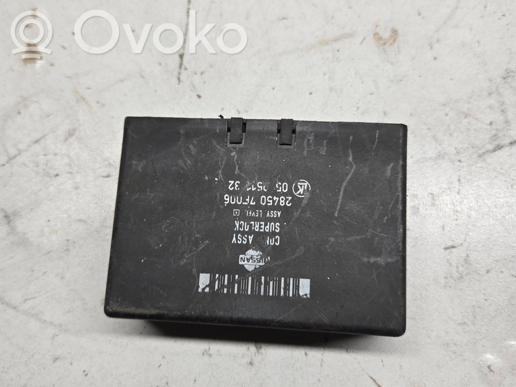 Door central lock control unit/module   284507F006,05251132
