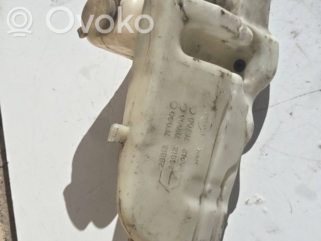 Nissan Terrano Logu šķidruma tvertne 