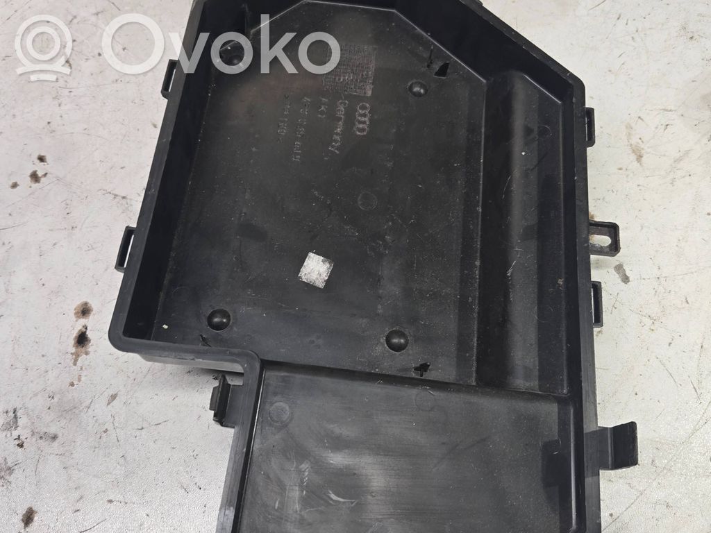 Audi A6 S6 C6 4F Fuse box cover 