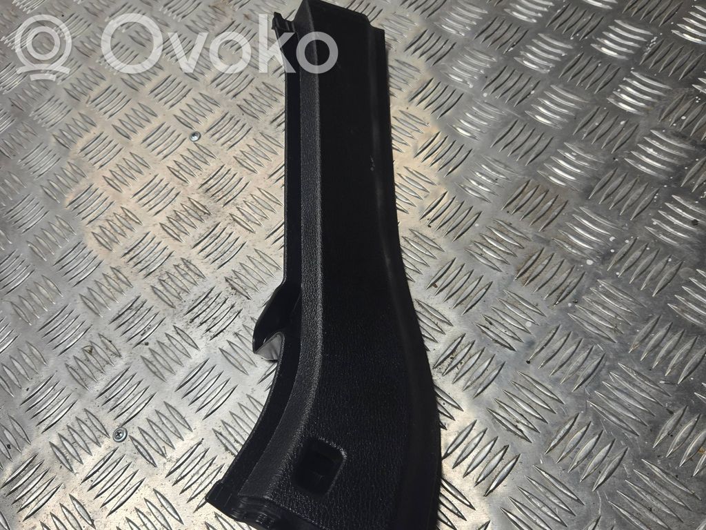 Osłona dolna słupka / D   7243783