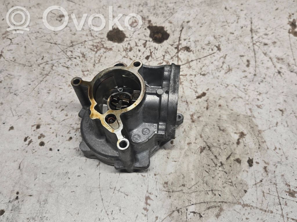 Audi A4 S4 B9 Vacuum pump 