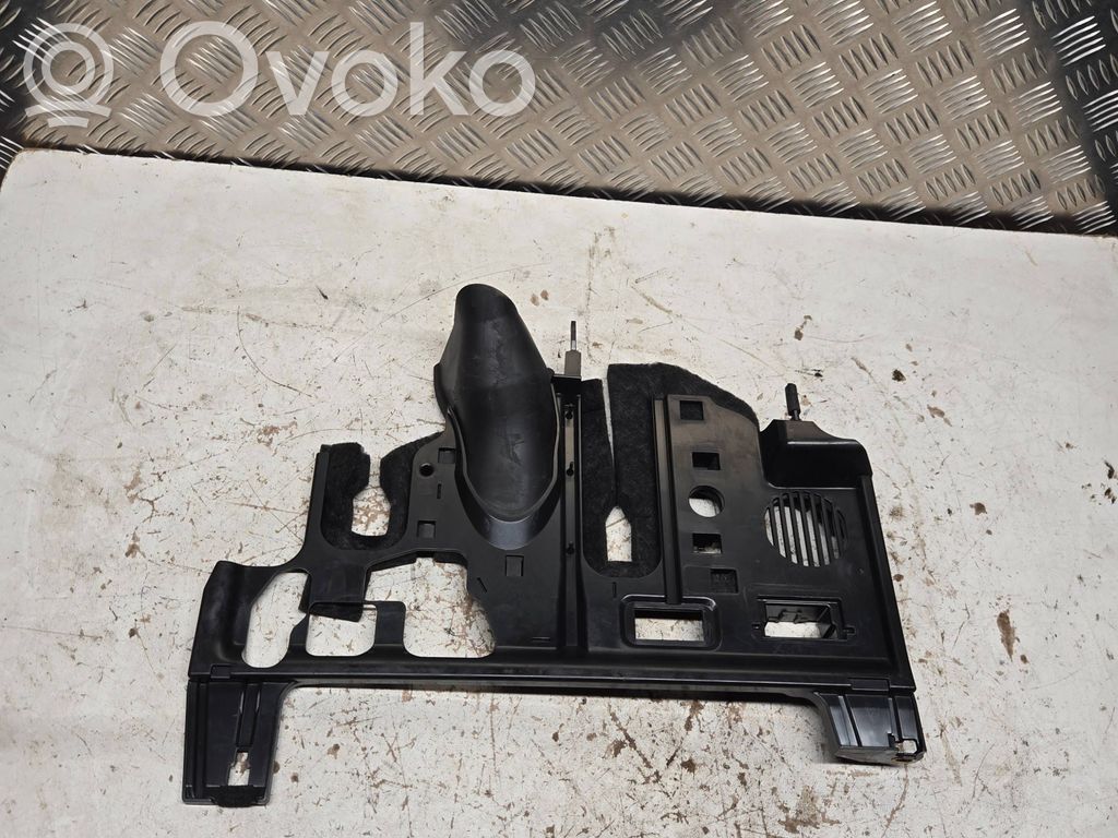 Audi A4 S4 B9 Element deski rozdzielczej / dół 