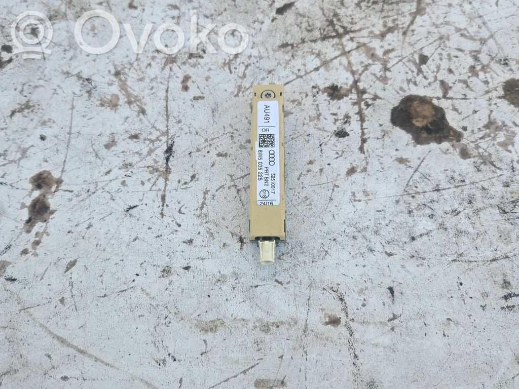 Audi A4 S4 B9 Antenos stiprintuvas 