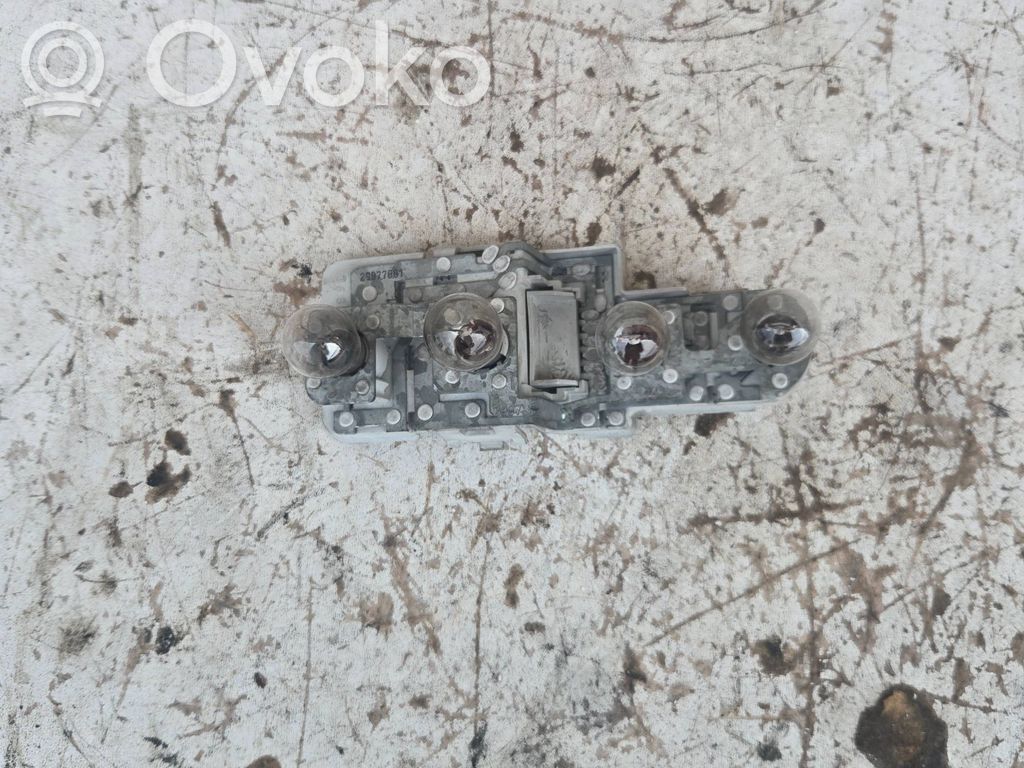 Audi A3 S3 8L Takavalon polttimon suojan pidike 