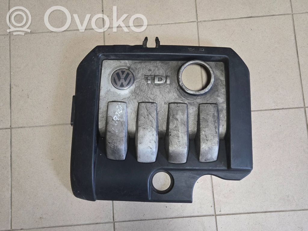 Volkswagen PASSAT B6 Osłona górna silnika 