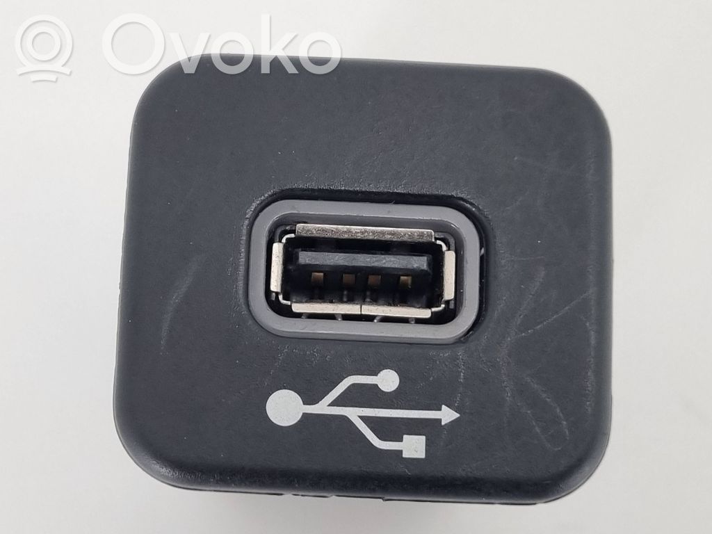 Gniazdo / Złącze USB   735579645,33288989,34417007093