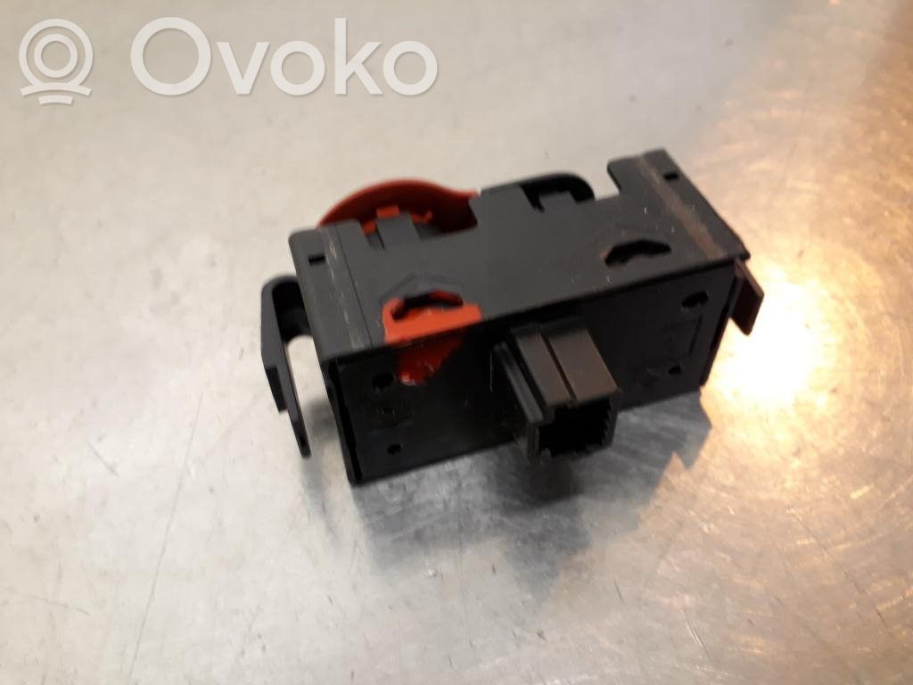Renault Clio III Schalter Warnblinkanlage