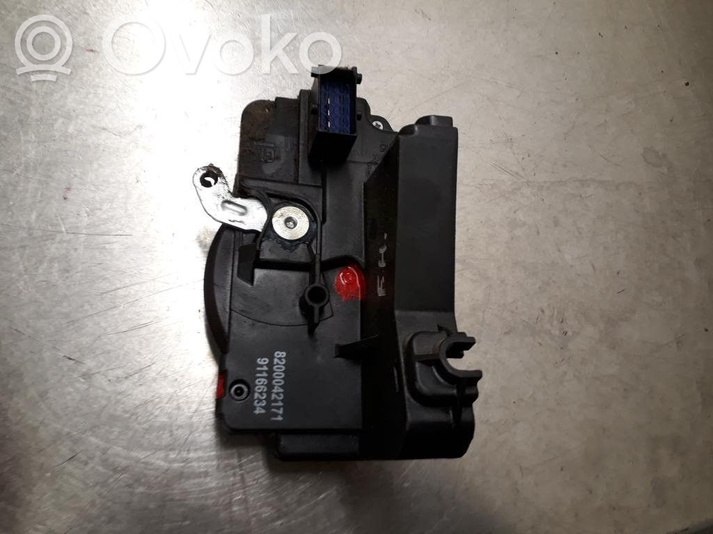 Renault Trafic II (X83) Front door lock 