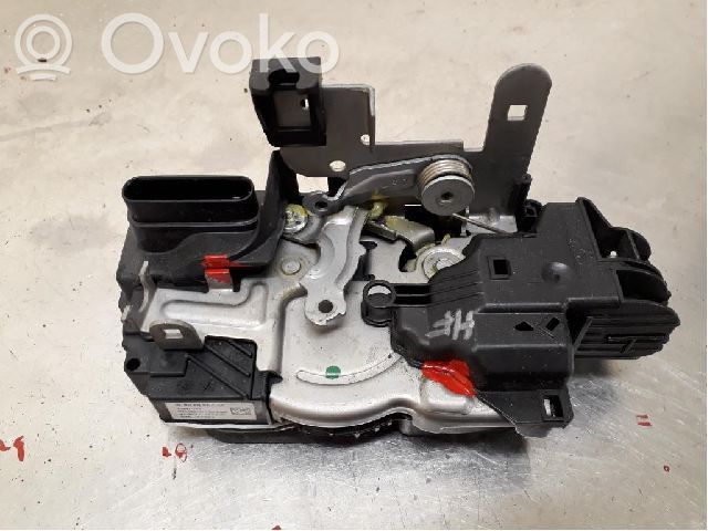Volvo V40 Cross country Etuoven lukko 
