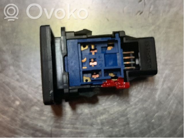 Toyota Auris E180 Interruptor de control de tracción (ASR) 