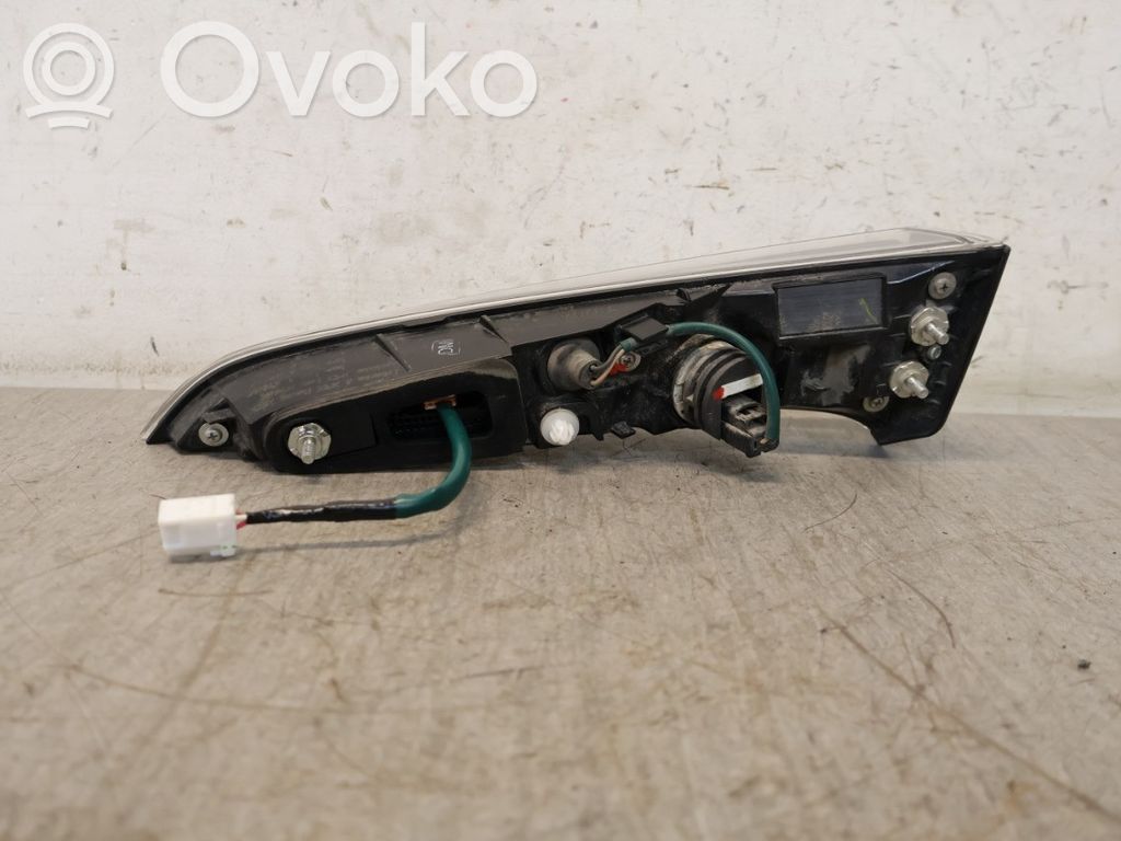 Toyota Corolla E210 E21 Lampă spate în capacul portbagajului 