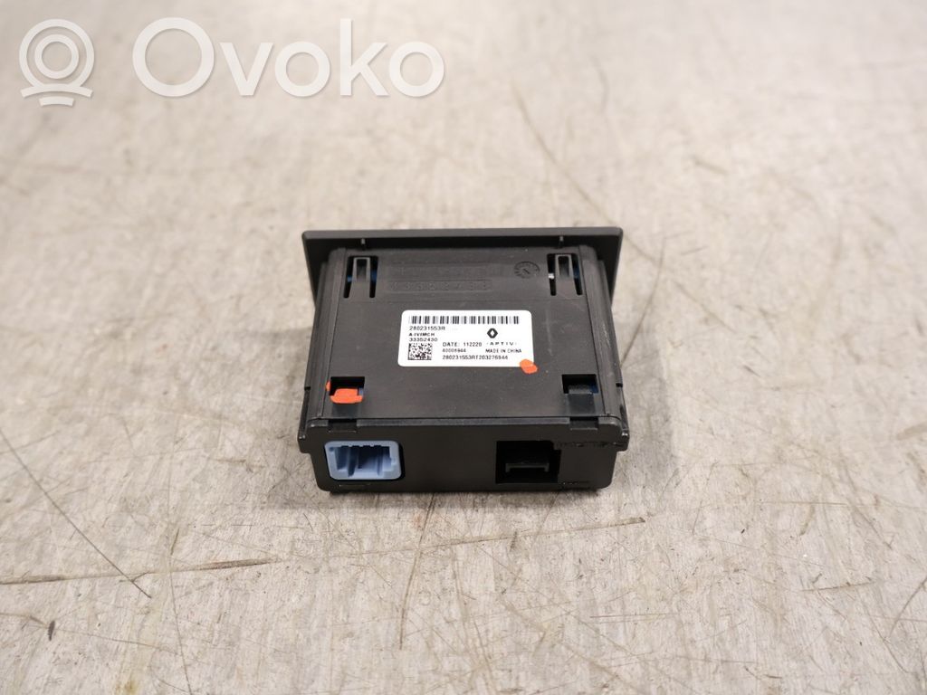 Renault Captur II USB-pistokeliitin 