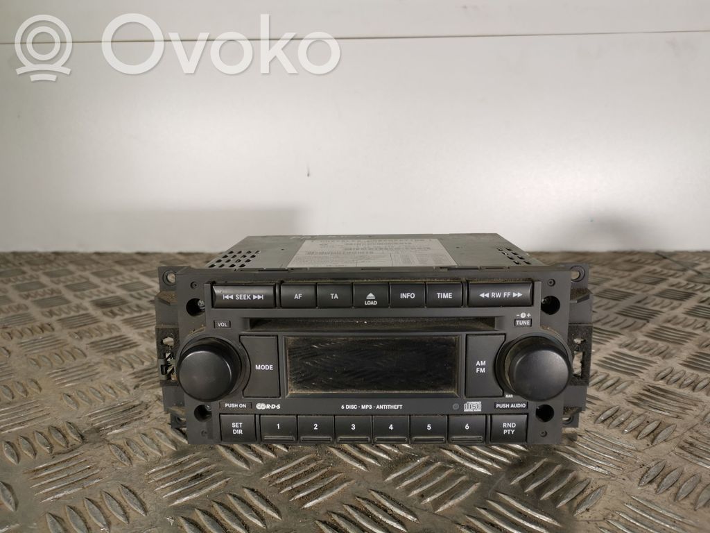 Jeep Grand Cherokee (WK) Radio/CD/DVD/GPS head unit 