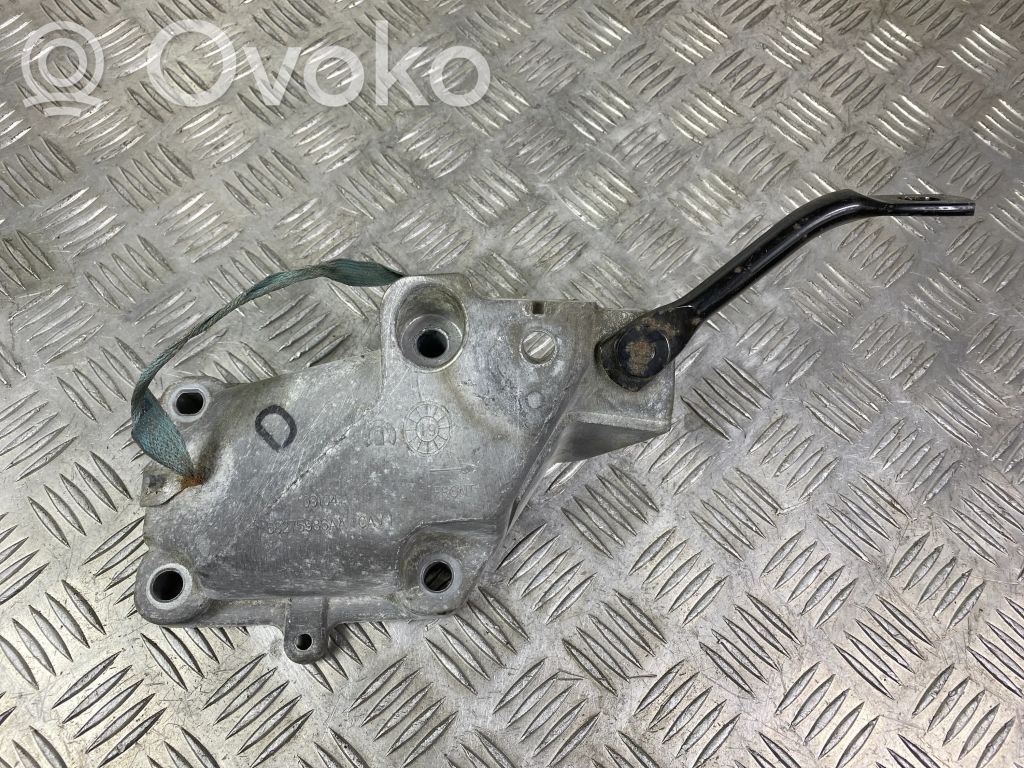 Jeep Grand Cherokee Engine mounting bracket 