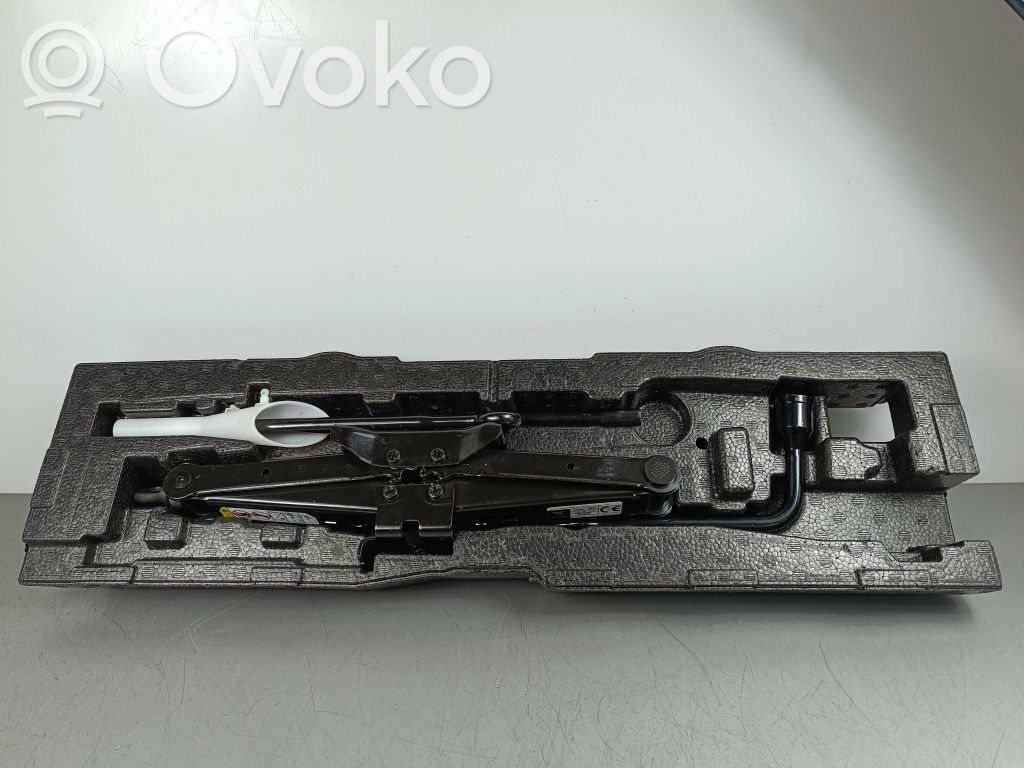 Jeep Grand Wagoneer Lewarek samochodowy 