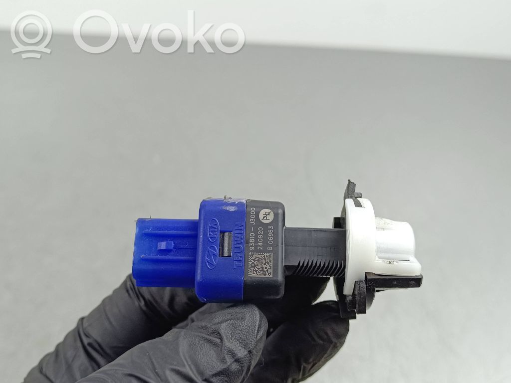 Hyundai Kona II Brake pedal sensor switch 