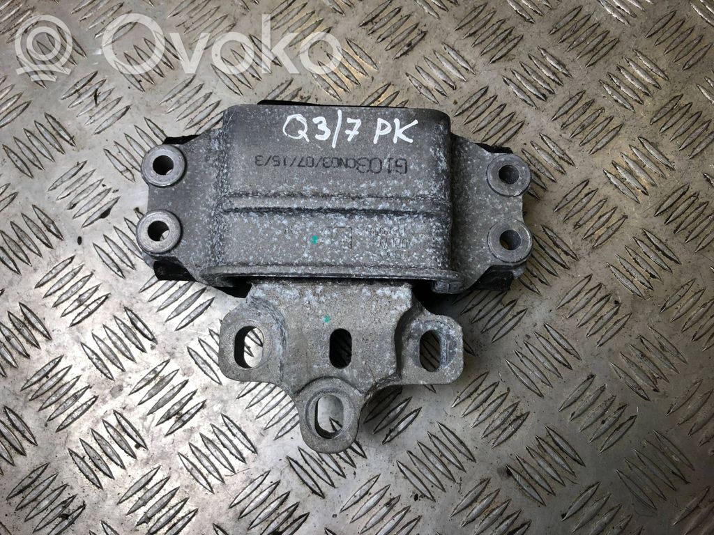 Audi Q3 8U Engine mount bracket 