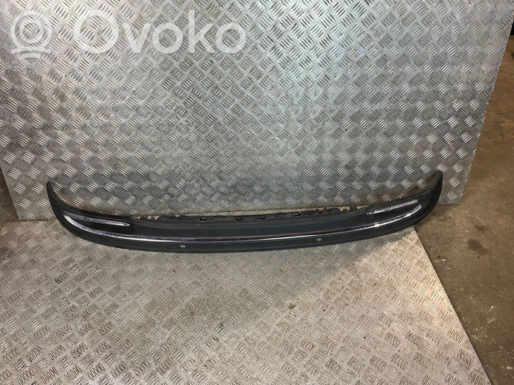 Mercedes-Benz C W205 Moldura inferior del parachoques trasero 