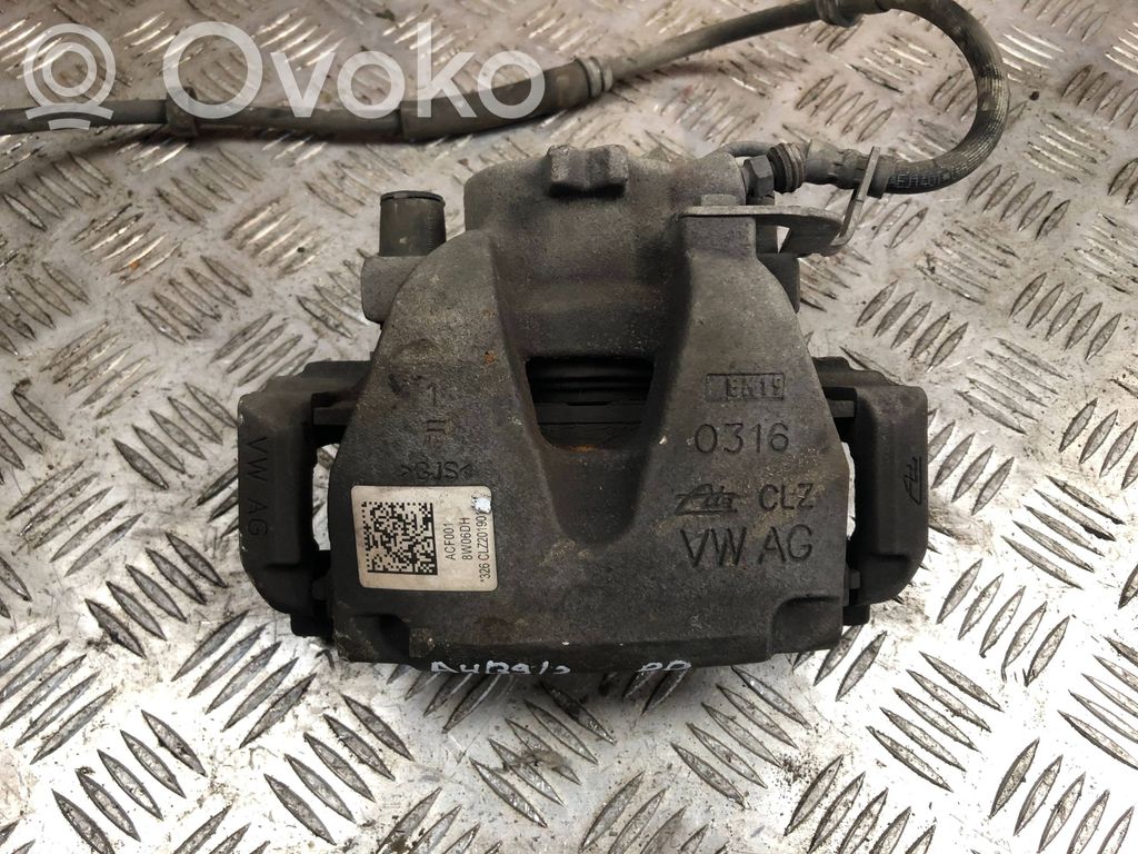 Audi A4 S4 B9 Priekinis suportas 