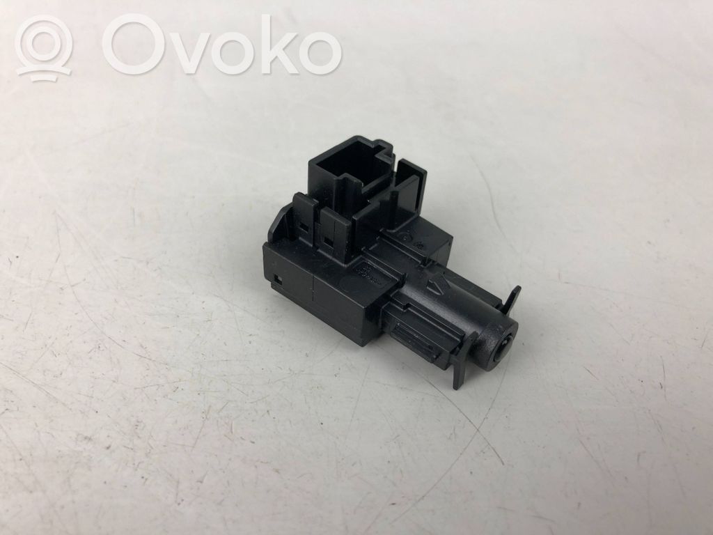 Volkswagen Golf VIII Oil temperature sensor 