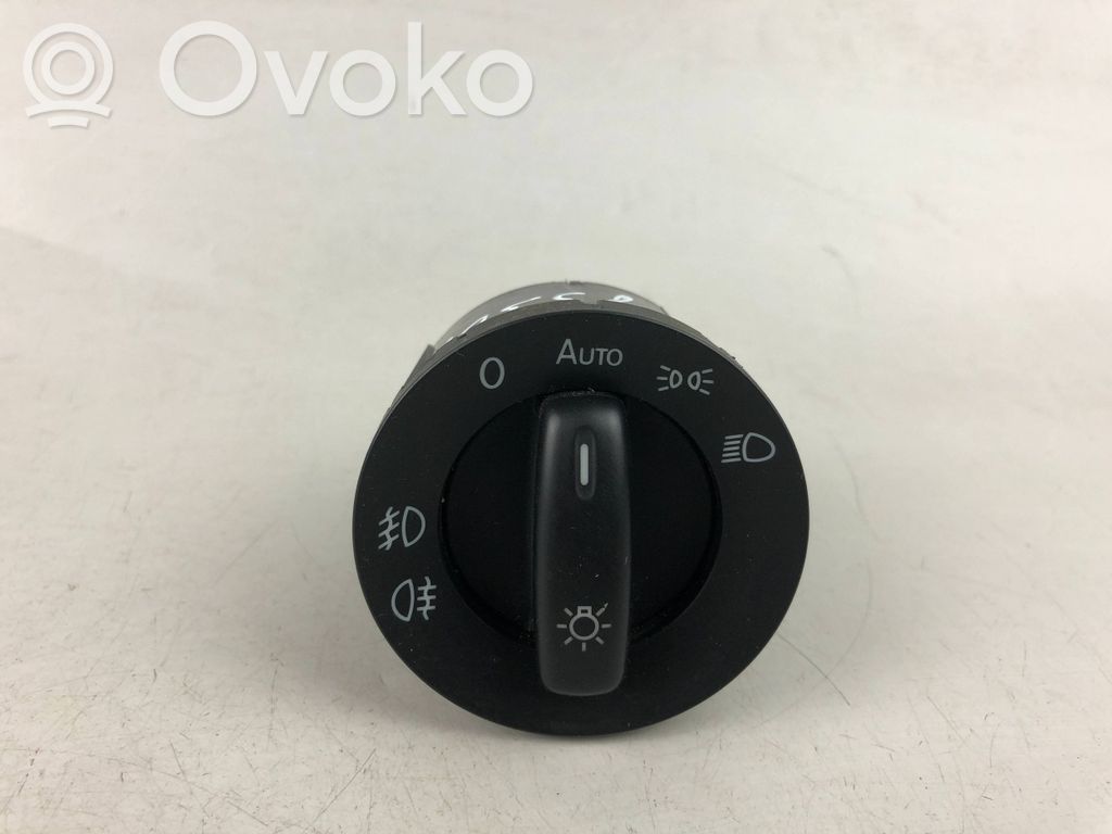 Volkswagen Tiguan Light switch 