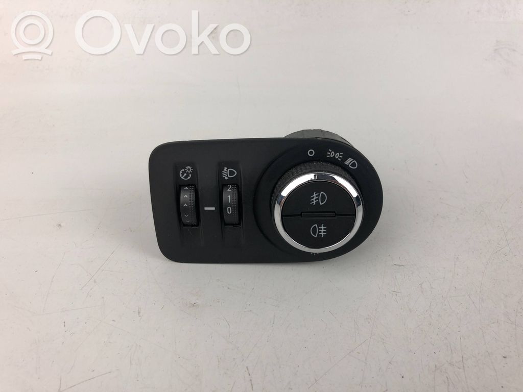 Opel Corsa E Lukturu slēdzis 