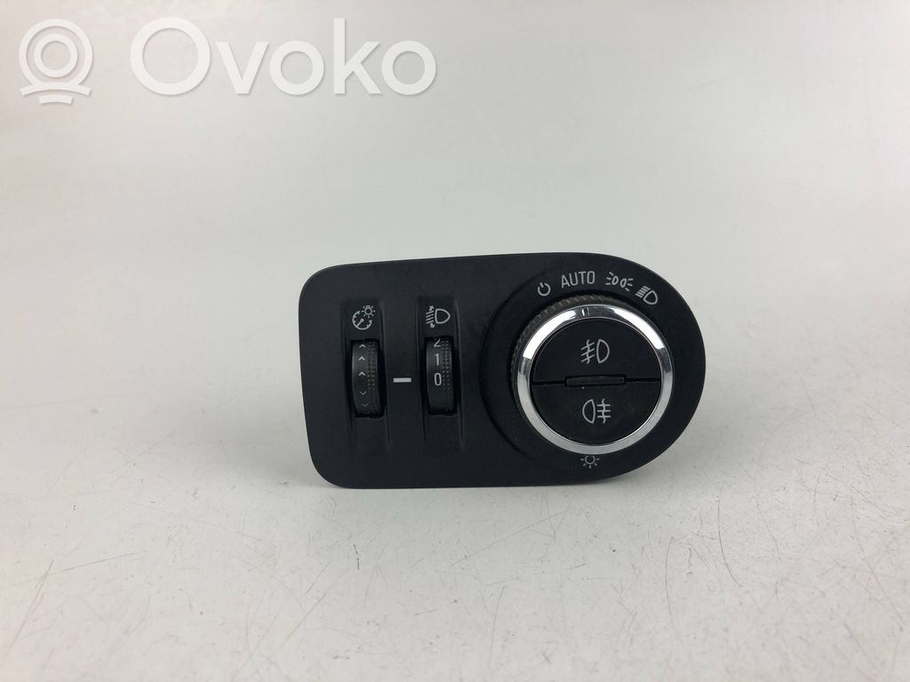Opel Zafira C Light switch 