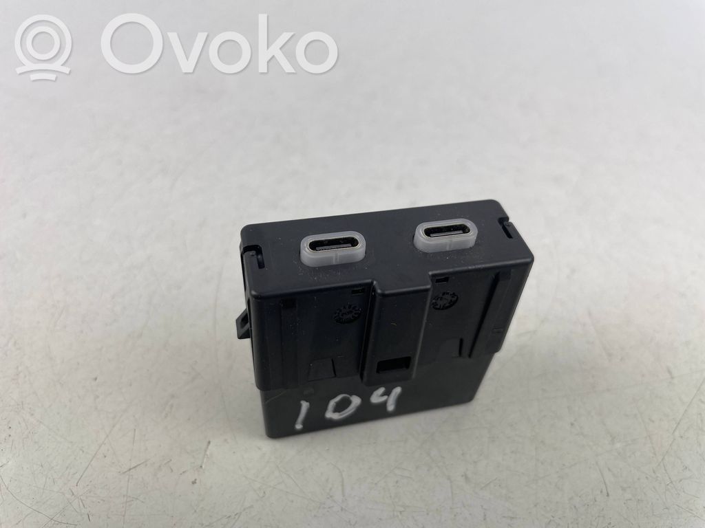 Volkswagen ID.4 Gniazdo / Złącze USB 