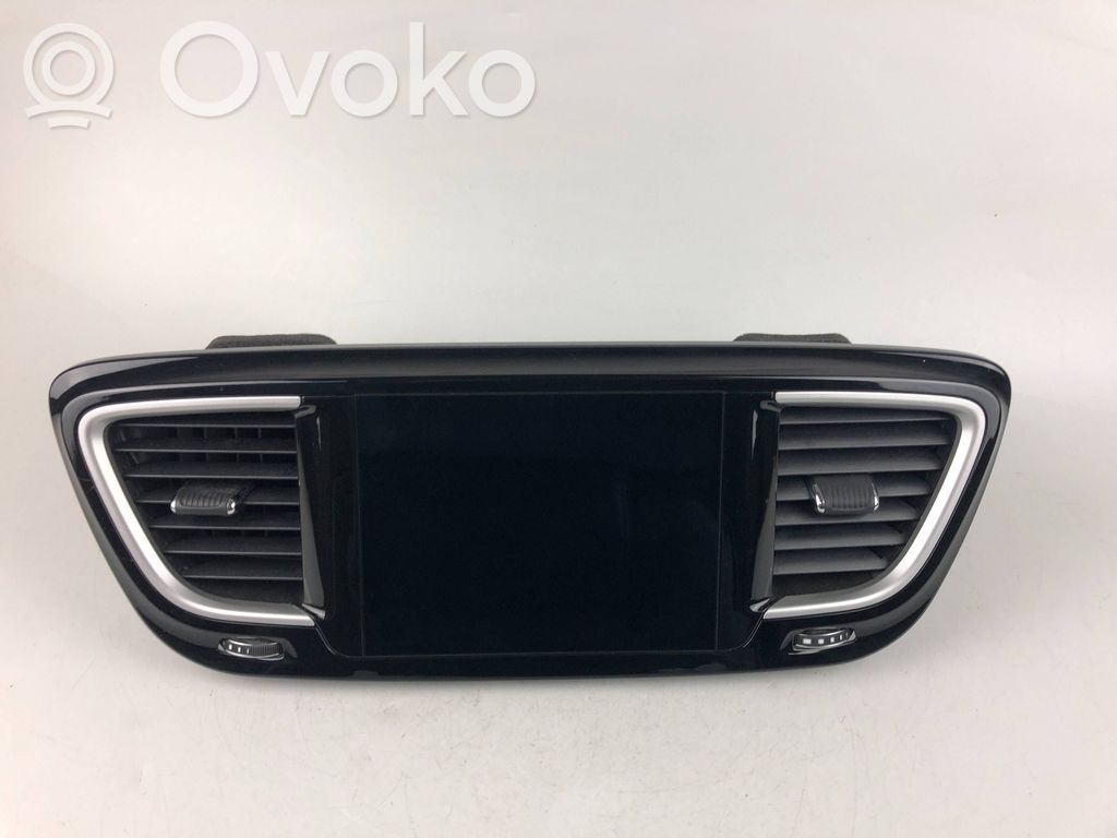 Chrysler Pacifica Screen/display/small screen 