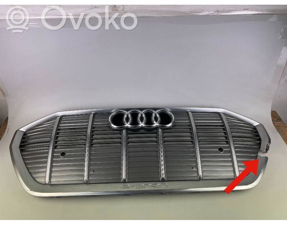 Audi e-tron Augšējais režģis 