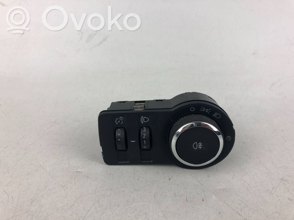 Opel Astra H Light switch 