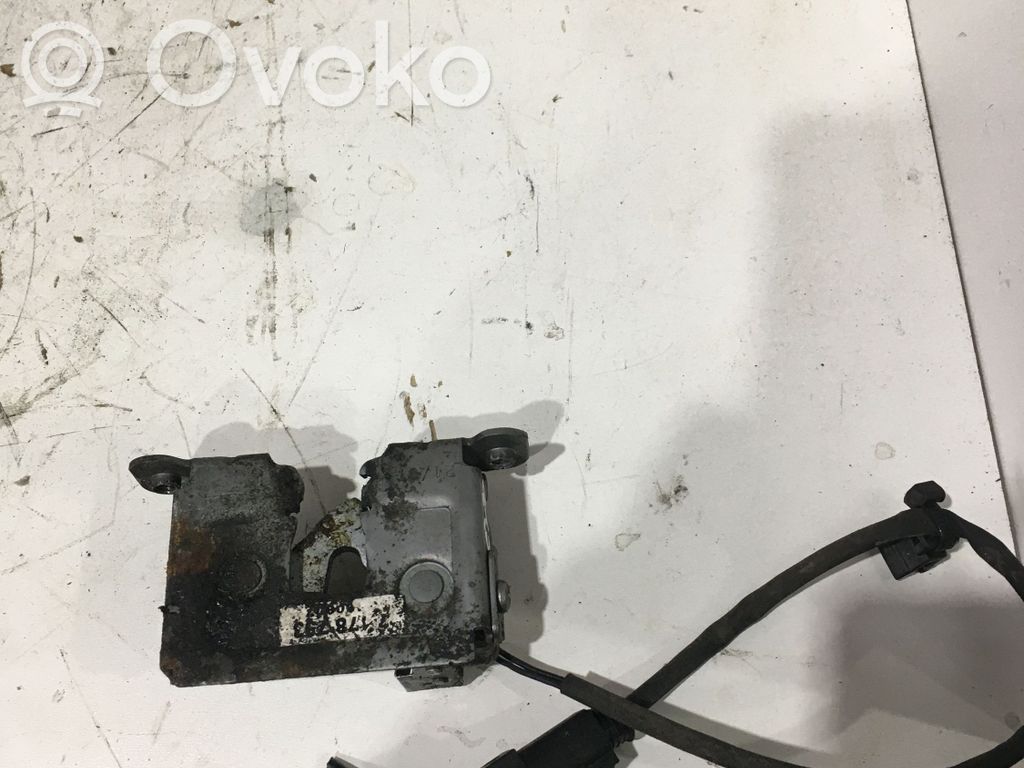 BMW X5 F15 Spyna variklio dangčio 