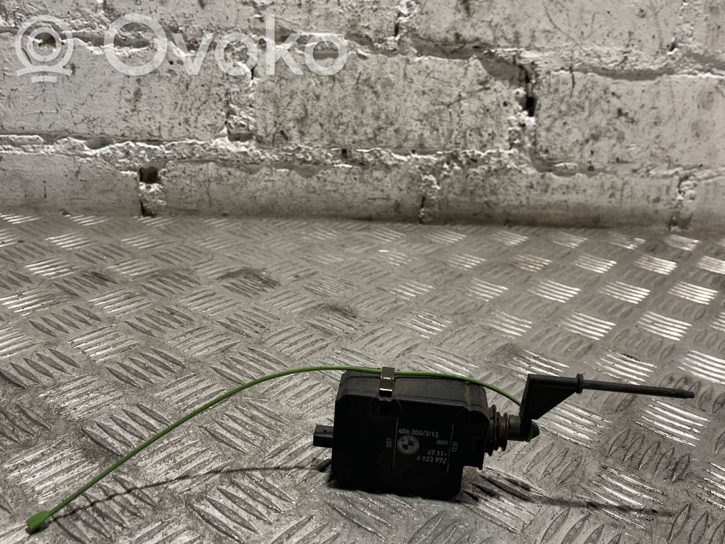 BMW 7 E65 E66 Fuel tank cap lock motor 