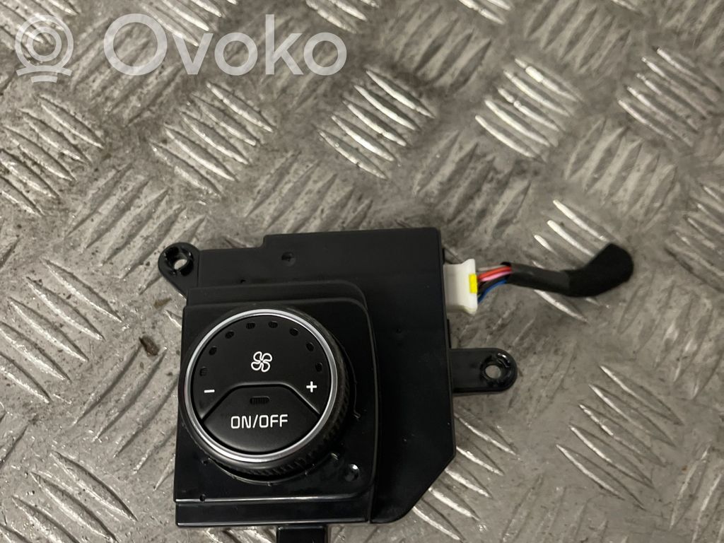 KIA Sorento Climate control unit 