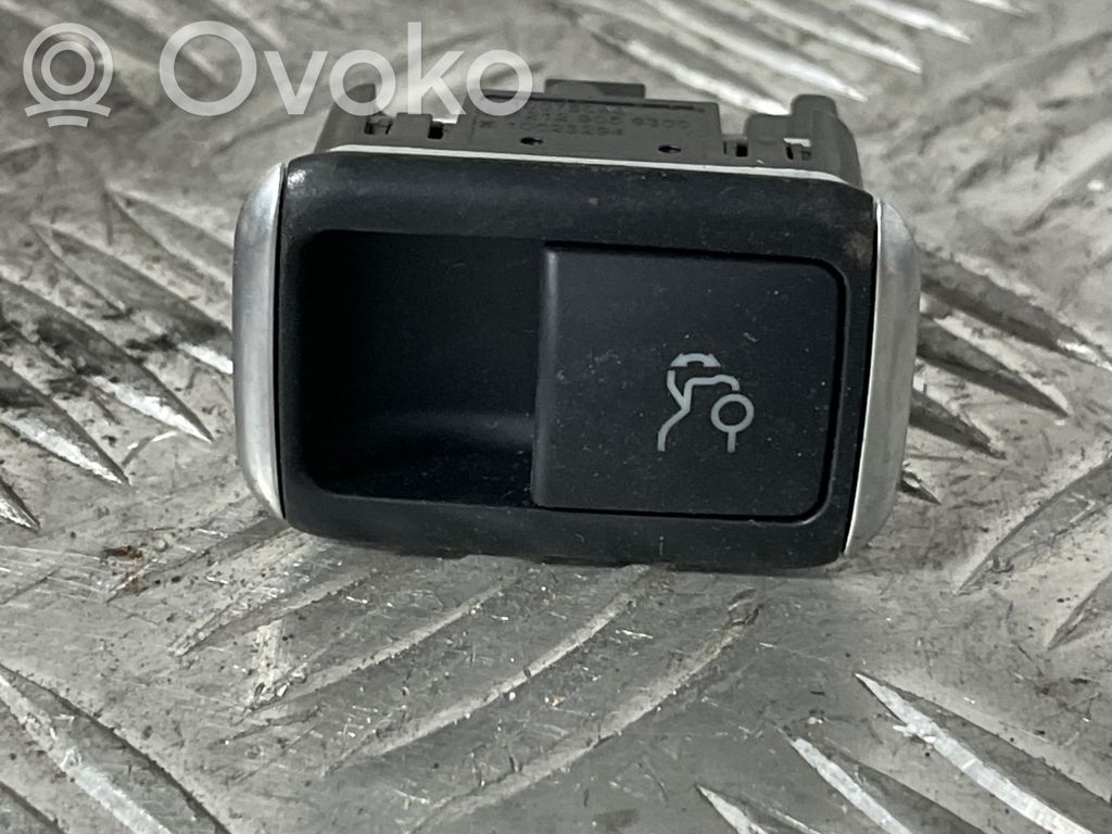 Mercedes-Benz E W212 Tailgate opening switch 