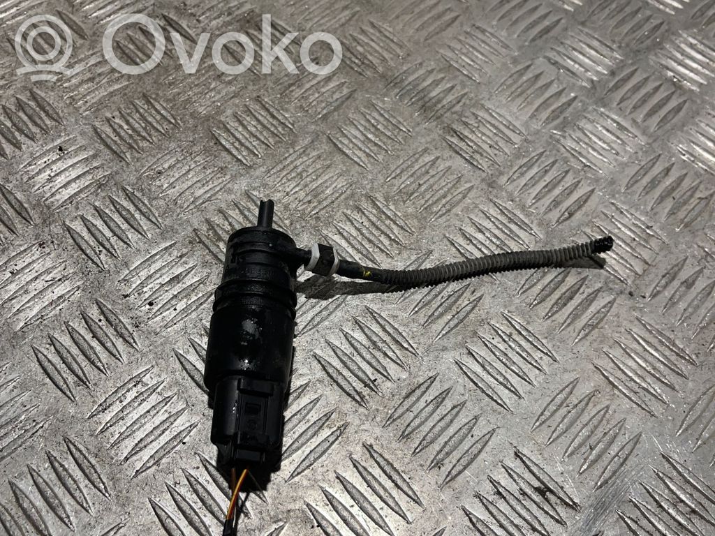 BMW 3 F30 F35 F31 Windscreen/windshield washer pump 