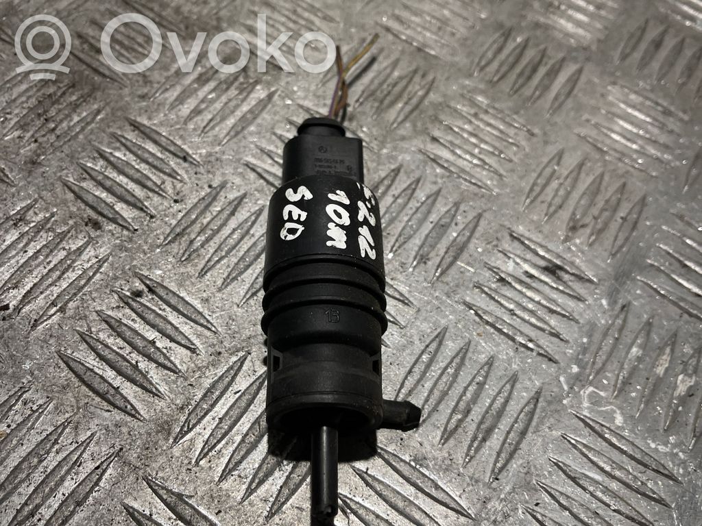 Mercedes-Benz C W204 Windscreen/windshield washer pump 
