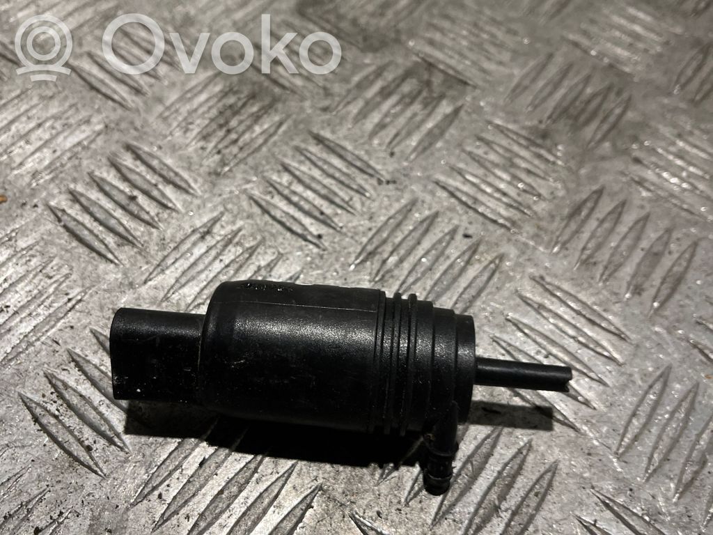 BMW 3 E90 E91 Windscreen/windshield washer pump 
