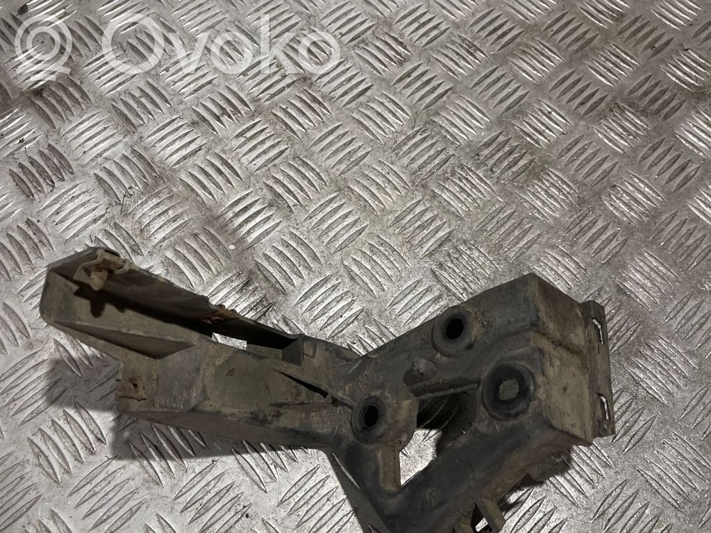 Audi A8 S8 D3 4E Rear bumper mounting bracket 
