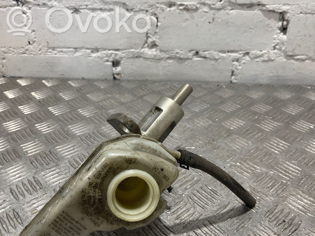 Volkswagen Golf V Pääjarrusylinteri 