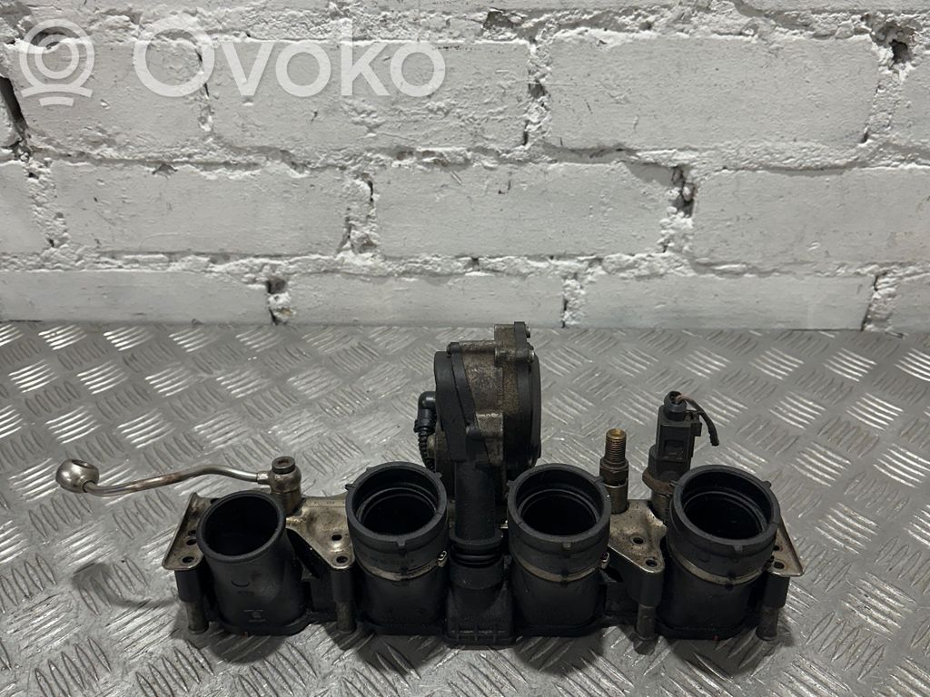 Volkswagen Golf V Colector de admisión 