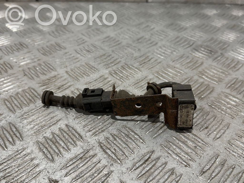 Volkswagen Golf V ABS wheel speed sensor 