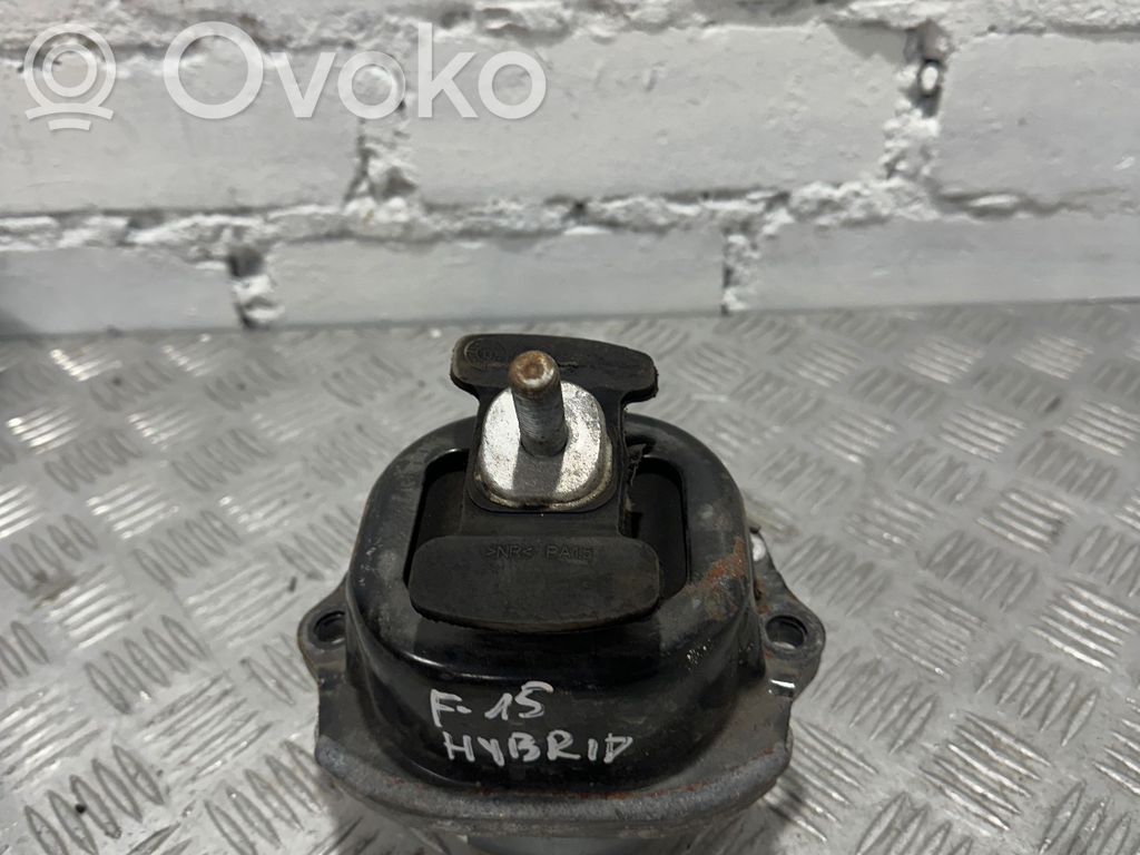 BMW X5 F15 Engine mount bracket 