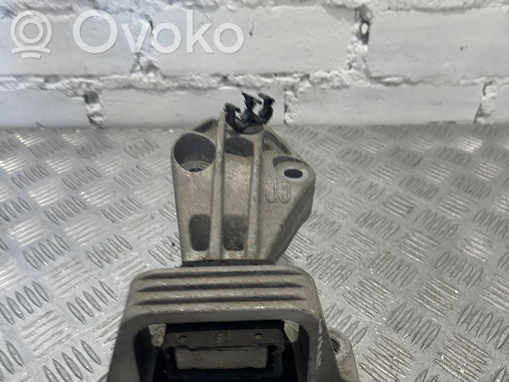 Renault Megane III Engine mount bracket 