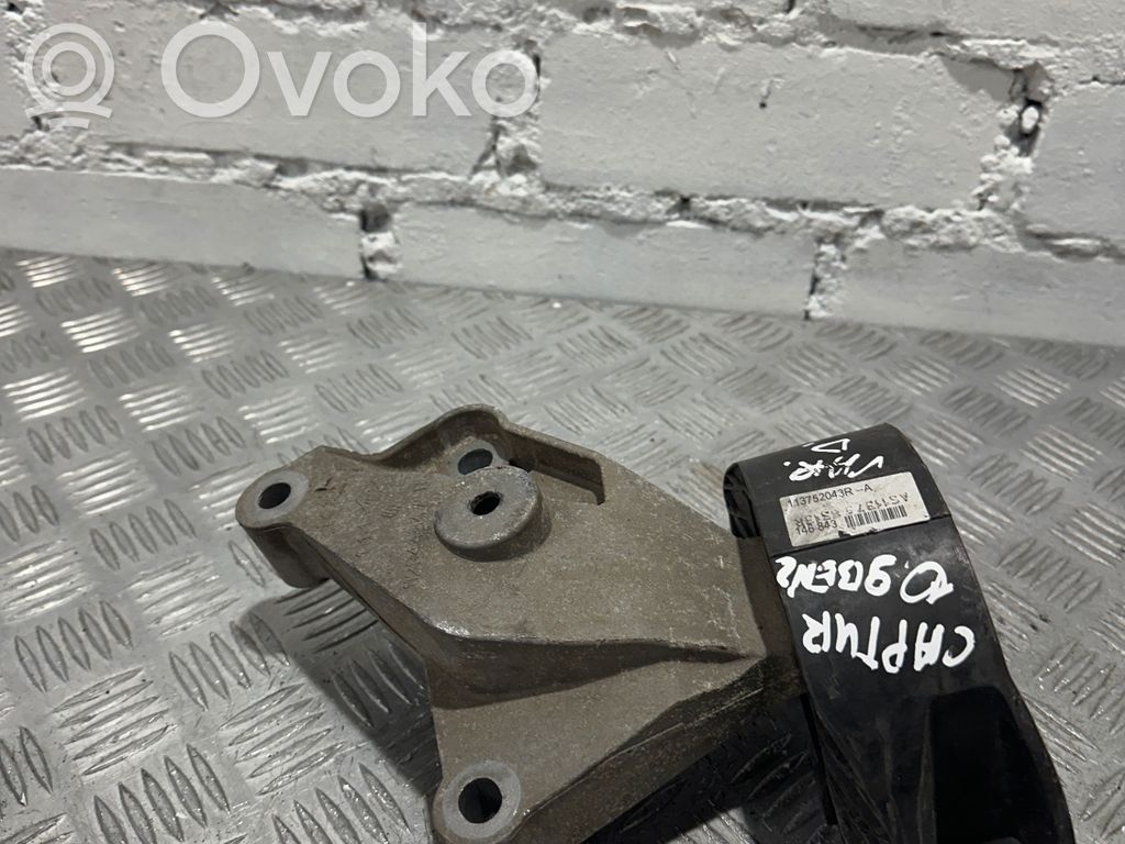 Renault Captur Engine mount bracket 