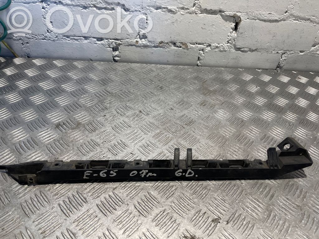 BMW 7 E65 E66 Takapuskurin kannake 