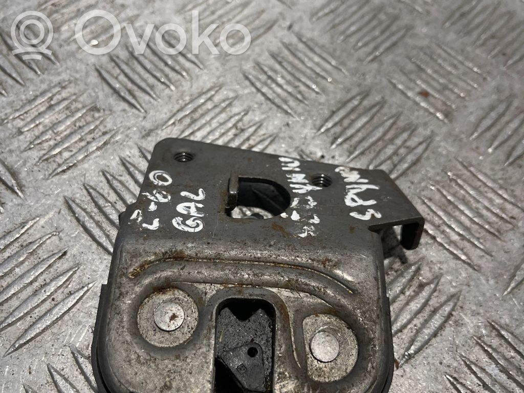 BMW 5 E60 E61 Sedynės nugaros atramos spyna 