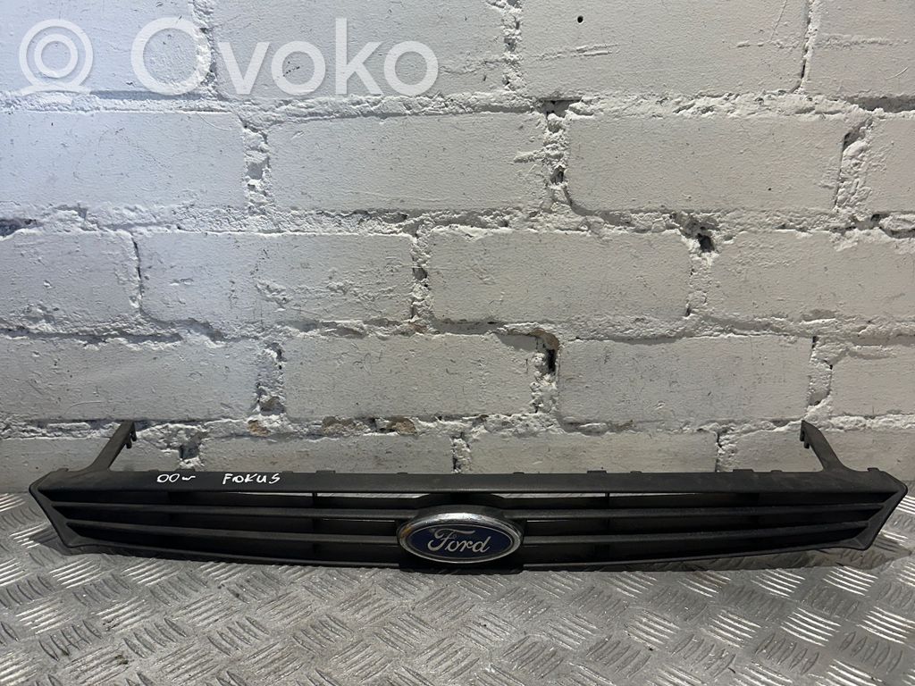Ford Focus Front bumper upper radiator grill 