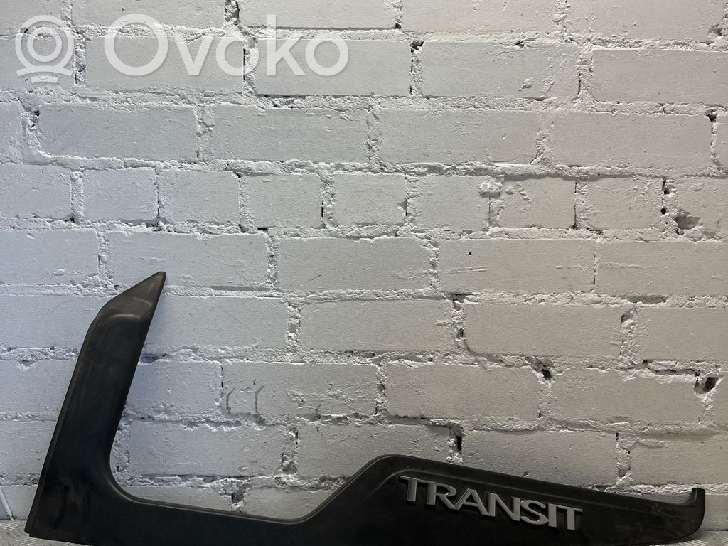 Ford Transit Etuoven lasin muotolista 